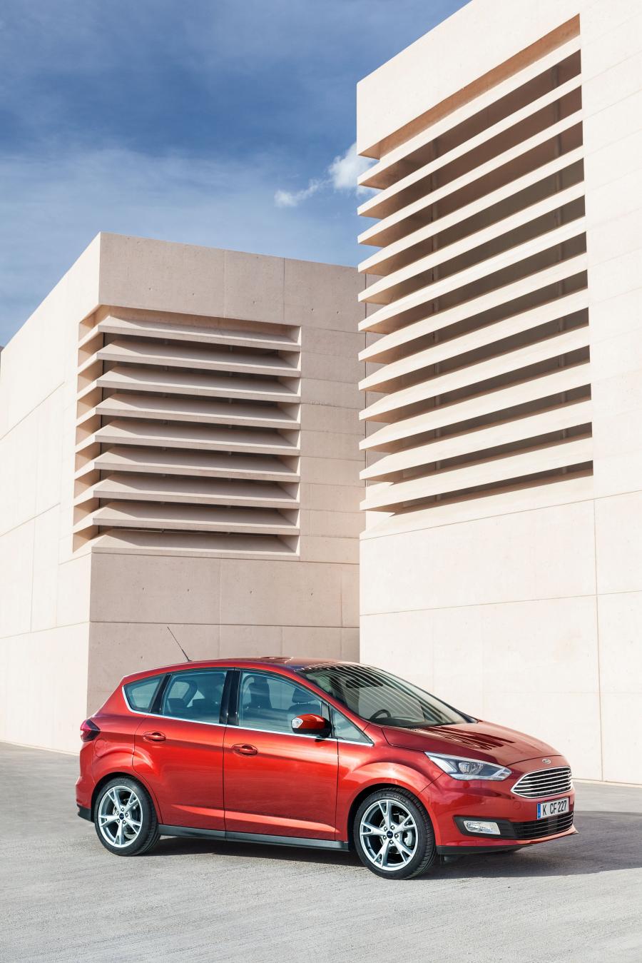  Ford C-Max 2015 года  (фото 25 из 34)